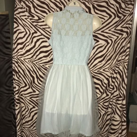 Lauren Conrad size 4 light blue beautiful dress ๐ - Picture 2 of 6